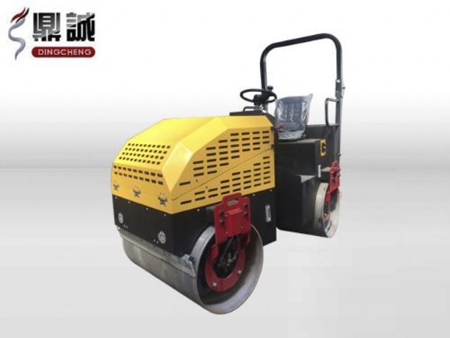 點(diǎn)擊查看詳細(xì)信息<br>標(biāo)題：2.5噸全液壓座駕式振動(dòng)壓路機(jī) 閱讀次數(shù)：14443